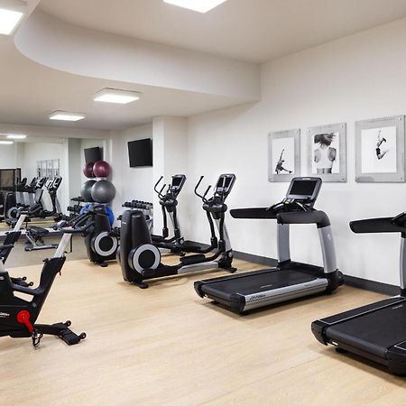 Delta Hotels By Marriott Edmonton Centre Suites Esterno foto