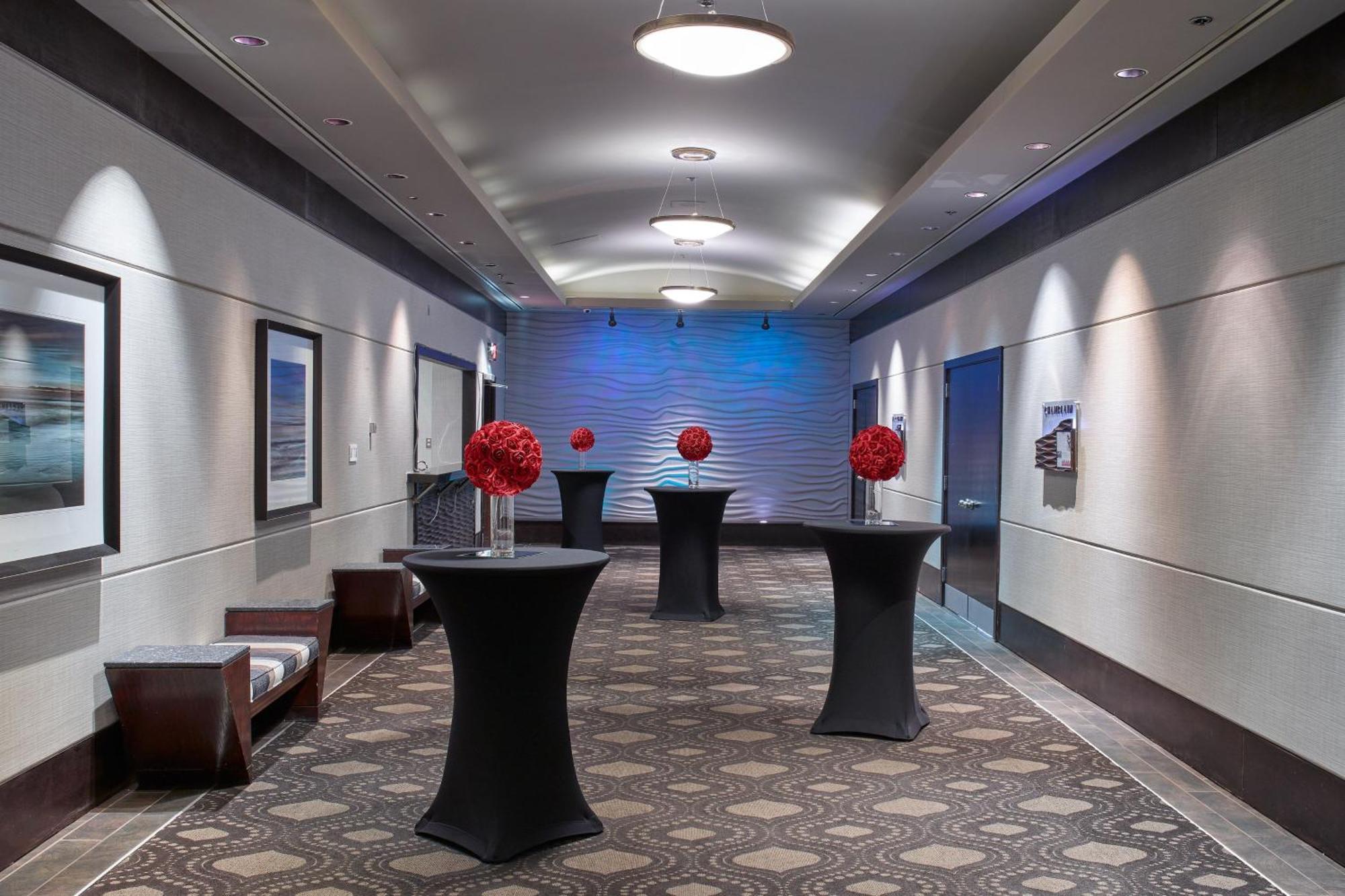 Delta Hotels By Marriott Edmonton Centre Suites Esterno foto