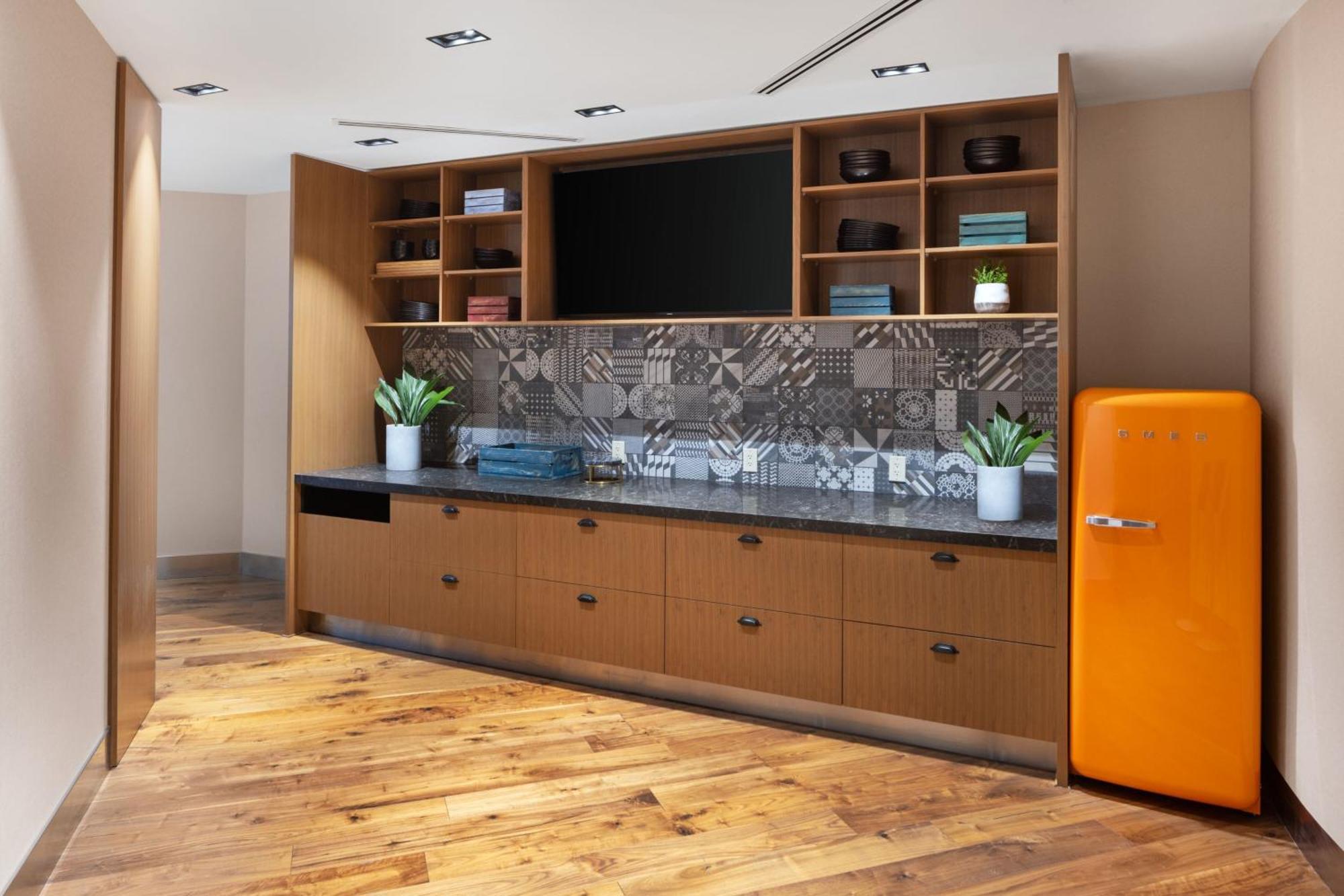 Delta Hotels By Marriott Edmonton Centre Suites Esterno foto