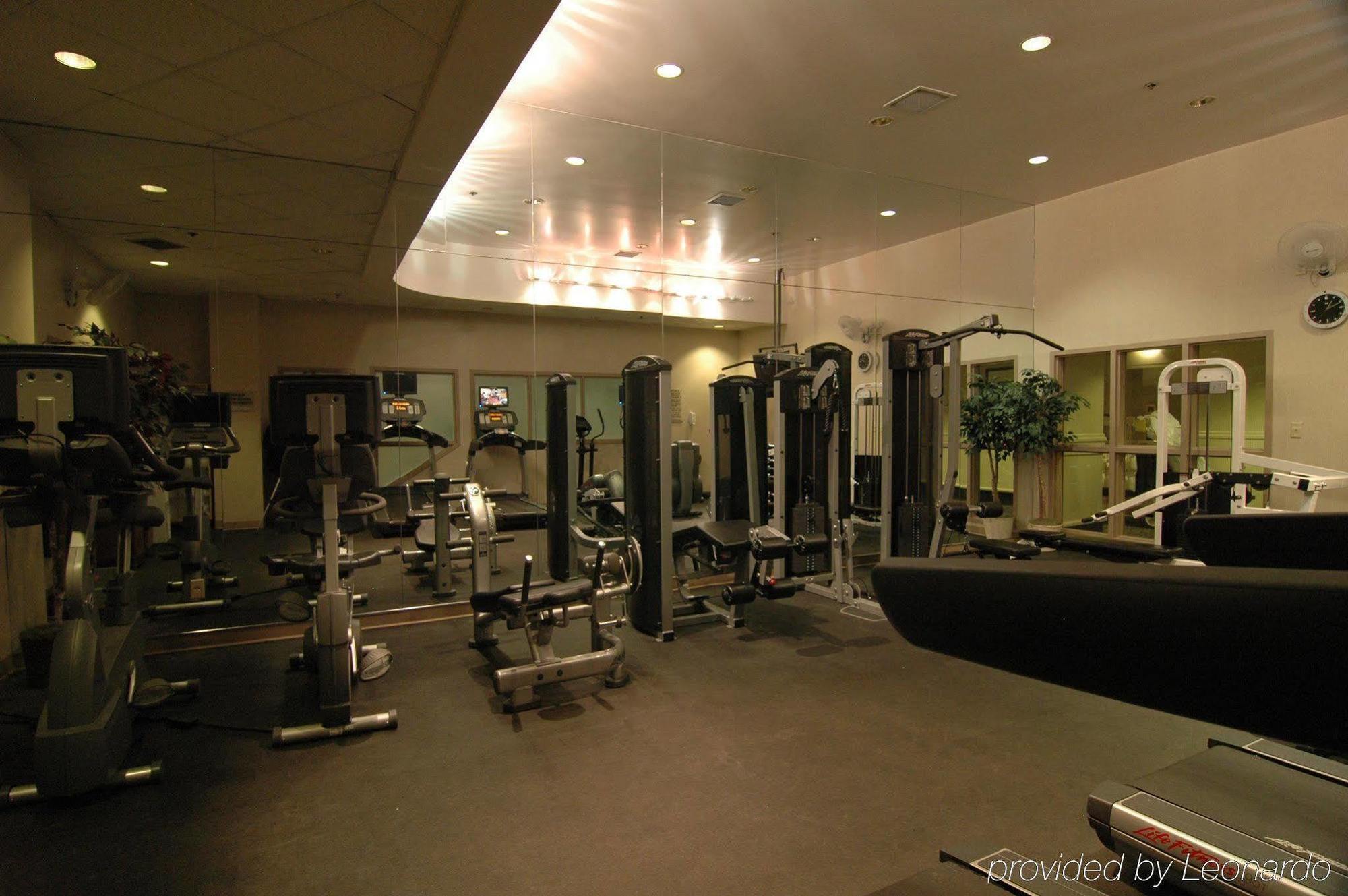 Delta Hotels By Marriott Edmonton Centre Suites Esterno foto
