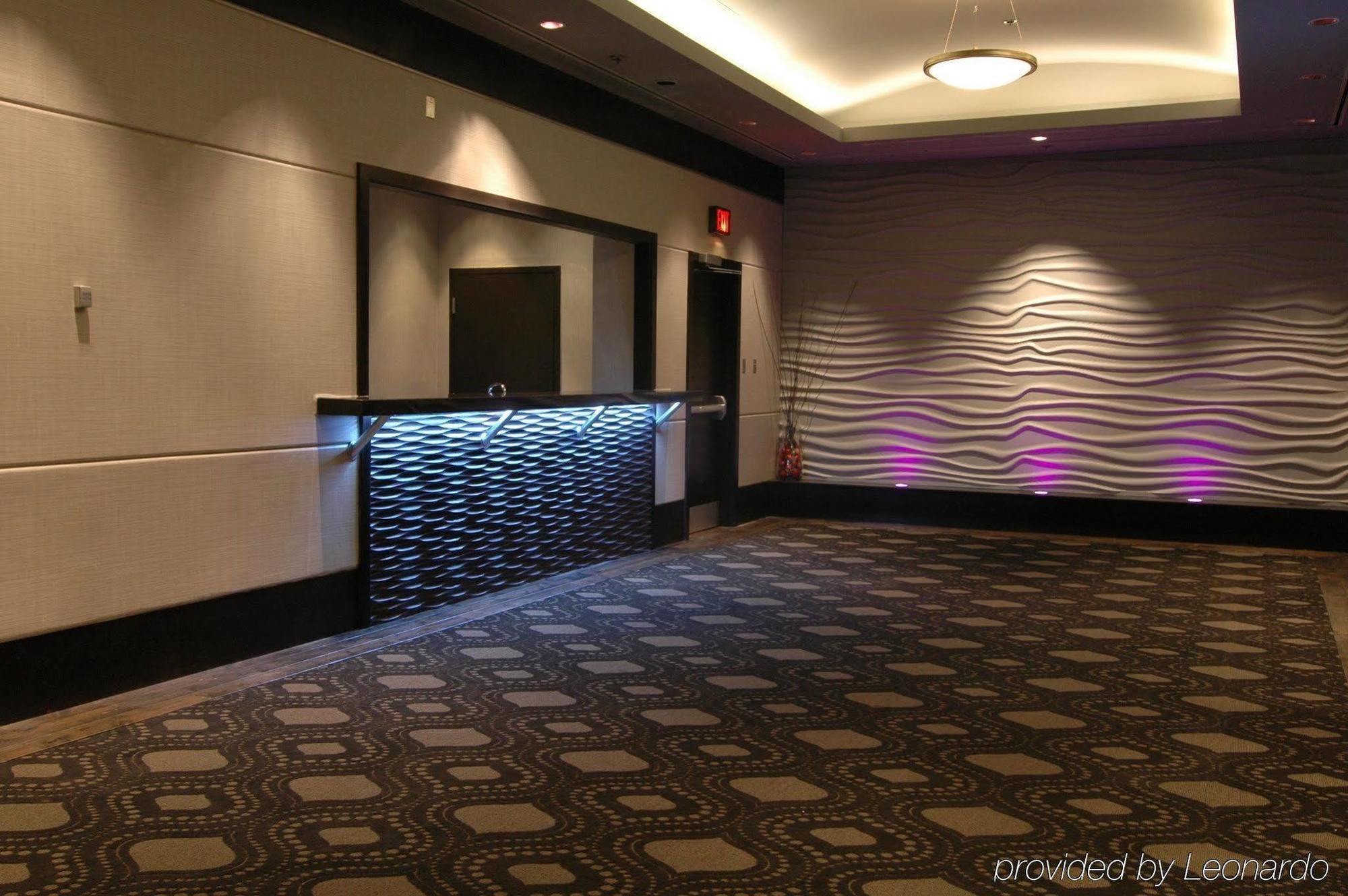 Delta Hotels By Marriott Edmonton Centre Suites Esterno foto