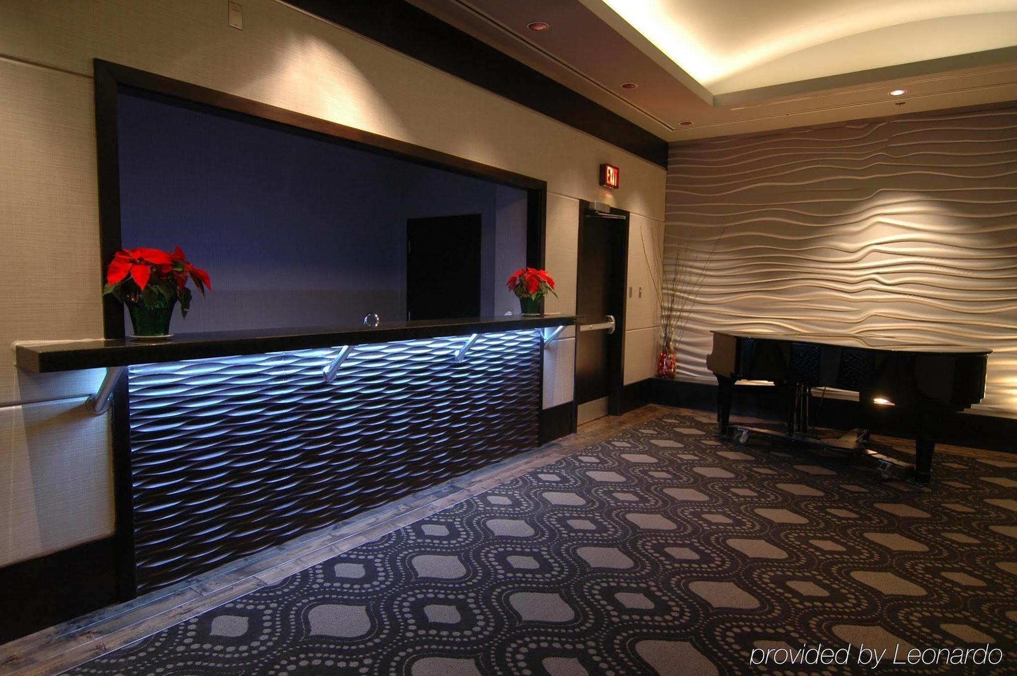 Delta Hotels By Marriott Edmonton Centre Suites Esterno foto
